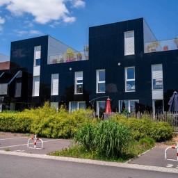 L&#039;habitant au centre du logement pour un bien être optimisé.